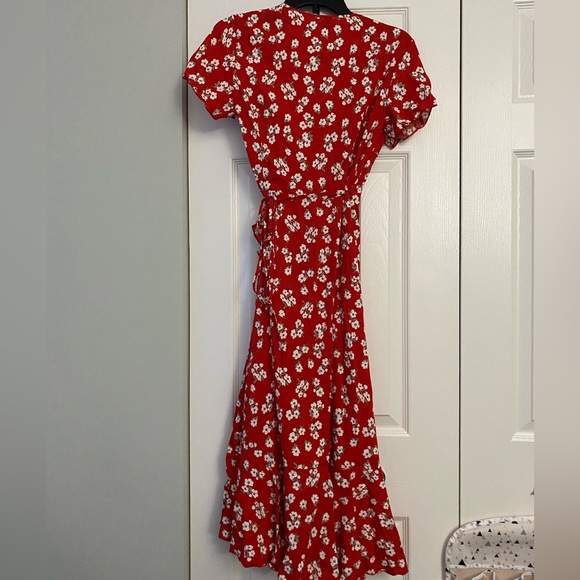 Red Floral Print Ruffle Wrap Flowy Dress - Picture 4 of 4